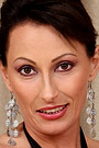 Sandy Reveals Her Intimate Curves