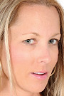 Chelsea Dunes Uses a Dildo