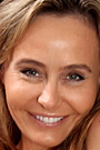 Chelsey Townes Shows Her Hairy Pussy